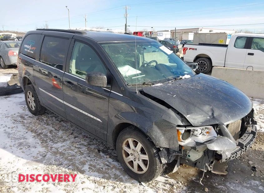 2012 Chrysler Town & Country — Front End — aukcja IAAI wi - appleton - 1