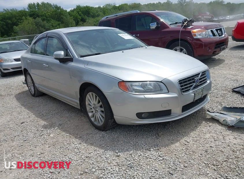 2008 Volvo S80 — Left Front — aukcja IAAI iaa stimmel road 420 stimmel rd columbus, oh, 43223 614-443-1199 - 1