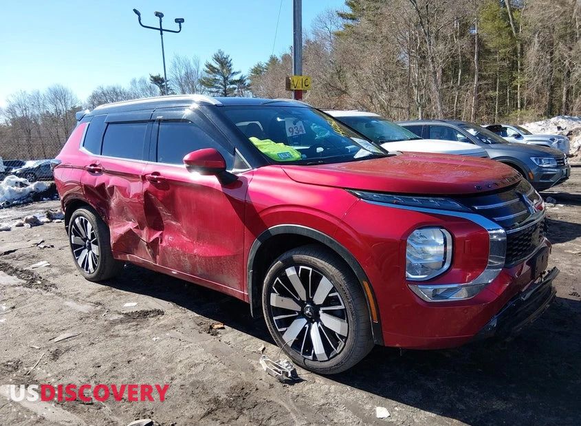 2025 Mitsubishi Outlander — Front & Rear — aukcja IAAI ma - east taunton - 1