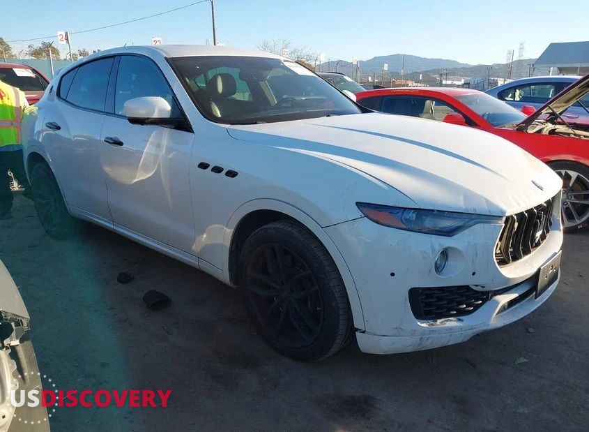 2020 Maserati Levante — Right Front — aukcja IAAI az - los angeles - 1