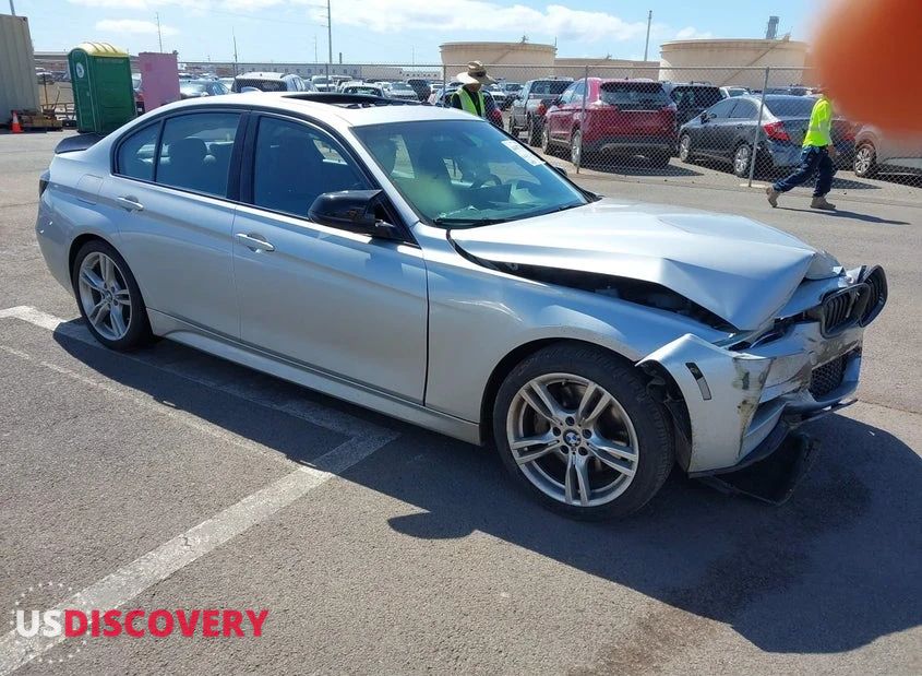 2013 BMW 3er — Front End — aukcja IAAI hi - kapolei - 1