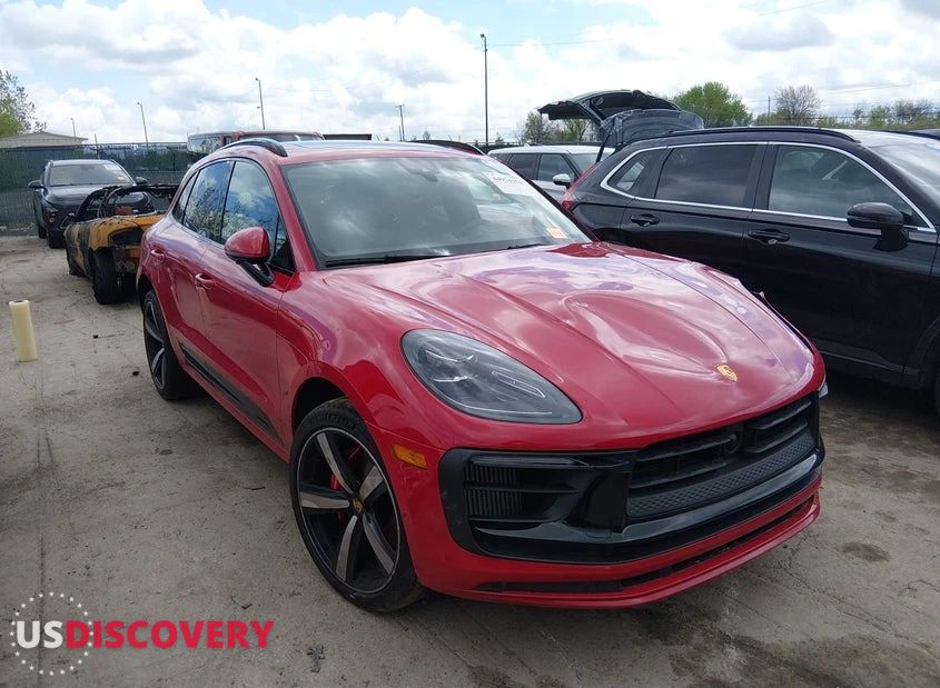 2024 Porsche Macan — Left Front — aukcja IAAI vermillion - north ford lot 8149 w. erie vermilion, oh, 44089 440-960-1050 - 1